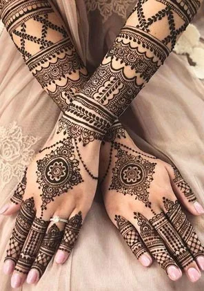 Mink Lashes and Henna Tattoos in Brooklyn, NY